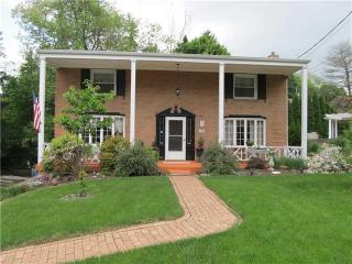 133 Lanford Dr, Pittsburgh, PA 15235-1856