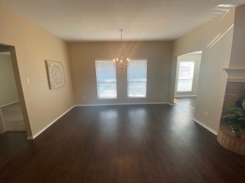 1308 Sierra Blanca Dr, Burleson TX  76028-6851 exterior