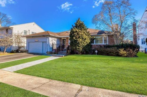 989 End, Woodsburgh, NY 11598-1005