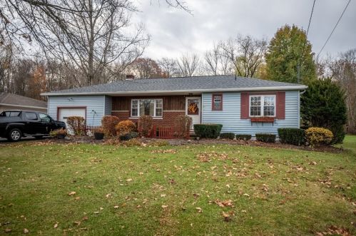 37 Edgewood Dr, Greenville, PA 16125-7209