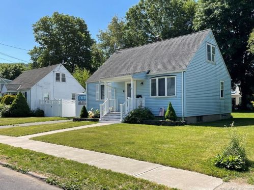 44 Macarthur Rd, Plainville, CT 06062-2421