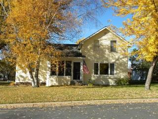 1085 Vine St, Hammond, WI 54015-9698