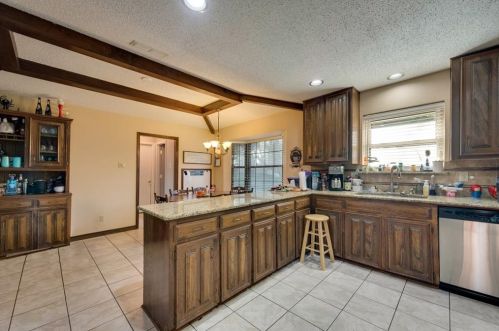 1932 Kensington Dr, Carrollton TX 75007-2440 exterior