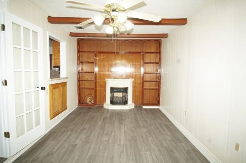 137 Springtide Dr, Burleson TX  76028-5243 exterior