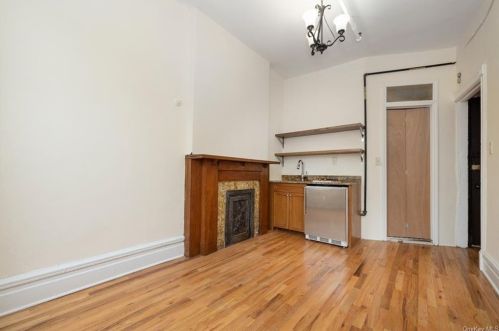 365 120th St, New York NY  10027-5105 exterior