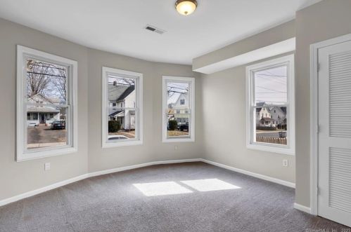 30 Foster St, Manchester CT 06040-5330 exterior