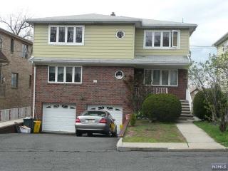 447 7th St, Palisades Park NJ  07650-2303 exterior