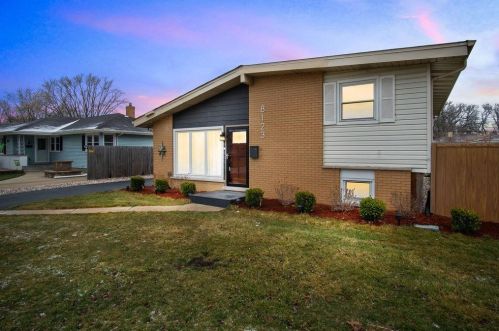 8123 Linden Ave, Hammond, IN 46321-1816