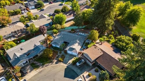 2612 Tamarisk Ct, Santa Rosa CA  95405-8413 exterior