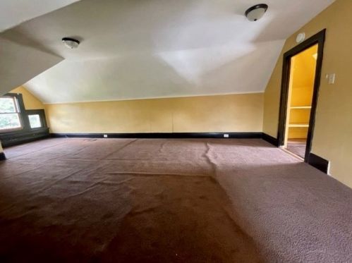 2113 Orchard St, Whitaker PA  15120-2603 exterior