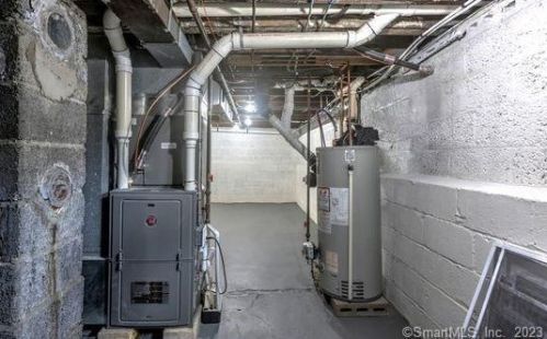 242 Meadowside Rd, Milford CT  06460-4528 exterior