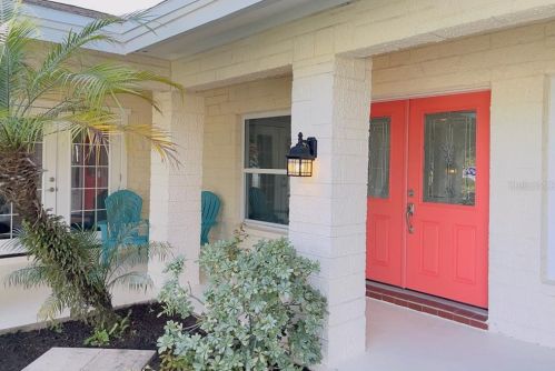 1114 Lancer Ln, Tarpon Springs, FL 34689-8056