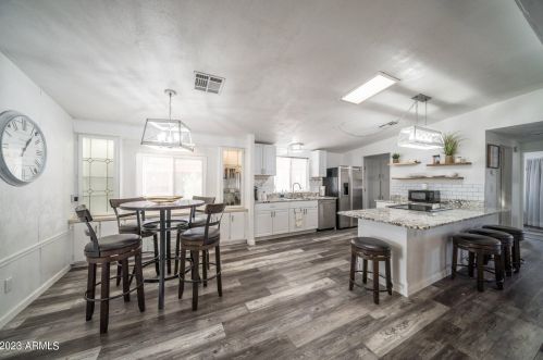 9521 Navajo Pl, Chandler, AZ 85248-7025