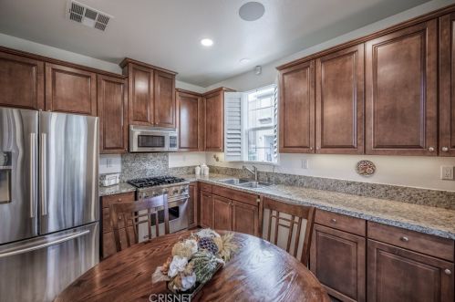 28474 Camino Del Arte Dr, Santa Clarita CA  91354-3094 exterior