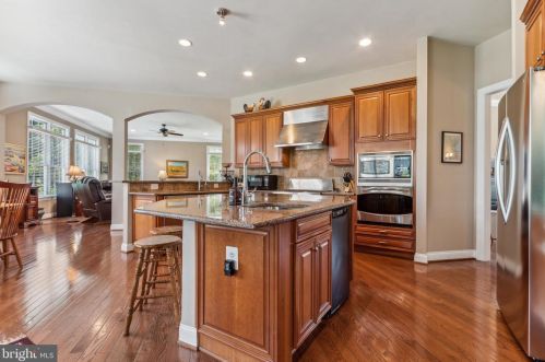 8373 Pedigrue Ct, Gainesville VA  20155-3240 exterior