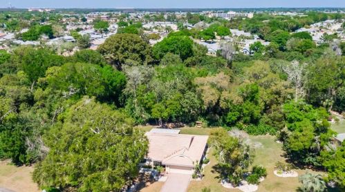 1921 New Bedford Dr, Ruskin, FL 33573-6131