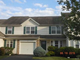 190 Park Ridge Dr, Easton, PA 18040-7962