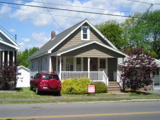2119 Van Vranken Ave, Schenectady, NY 12308-1221