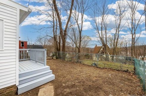 72 Division St, Norwich CT  06360-4628 exterior