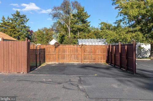 25 Maple Ave, Yardley PA 19067-6642 exterior