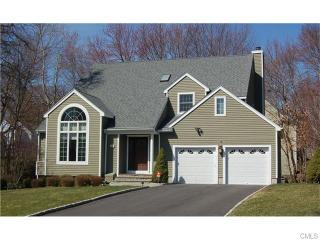 82 Edward Pl, Stamford, CT 06905-2939