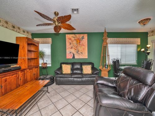 348 107th Ave, Hollywood FL  33026-4068 exterior