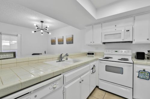 35526 Feliz Ct, Rancho Mirage CA  92270-1233 exterior