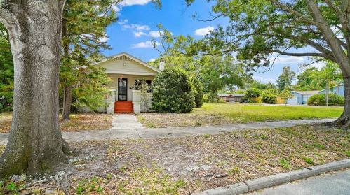 4642 10th Ave, Saint Petersburg, FL 33711-1820