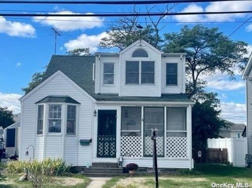 67 Western Concourse, Amityville, NY 11701-4126