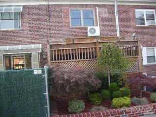 2130 Batchelder St, Brooklyn, NY 11229-5104
