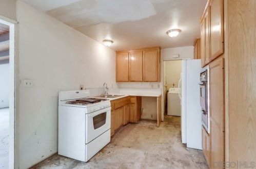 5735 Amarillo Ave, La Mesa CA 91942-2889 exterior