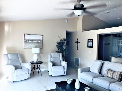 1891 Grant Ave, Fort Pierce, FL 34953-1024