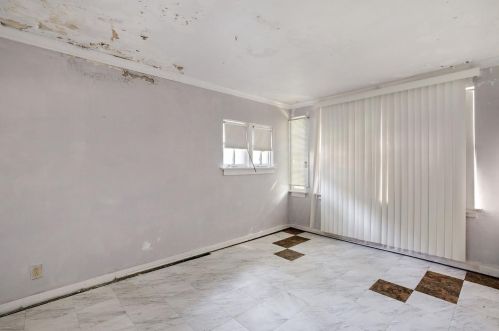 636 Lincoln St, Gary IN  46402-2141 exterior