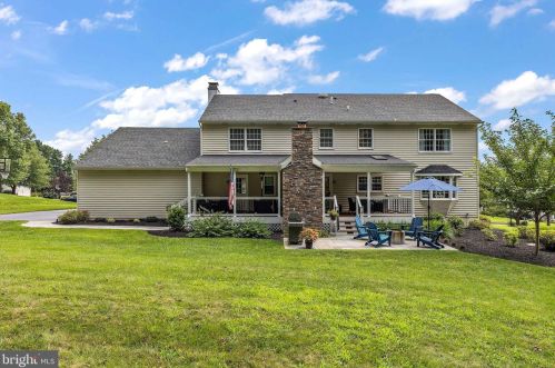 106 Longfields Way, Downingtown PA  19335-4486 exterior