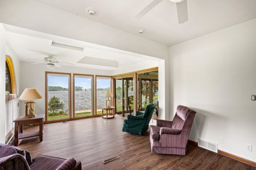 28820 Beach Dr, Waterford WI  53185-2502 exterior