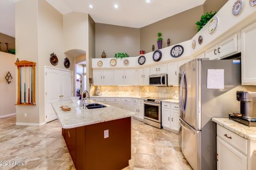 859 Rawhide Ave, Gilbert AZ 85296-2527 exterior