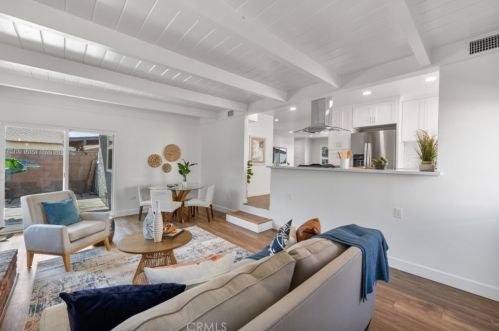 5242 Levelside Ave, Lakewood CA  90712-2224 exterior