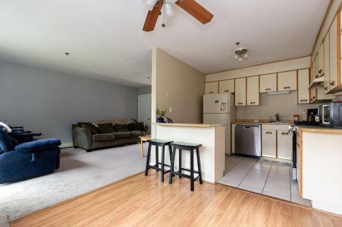 32 Tideview Dr, Dover NH  03820-4579 exterior