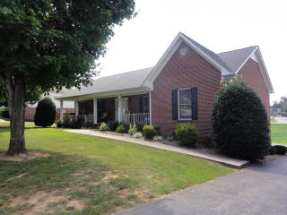 577 Windrowe Dr, Cookeville TN  38506-4255 exterior