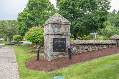 38 Leighas Ln, Coventry RI  02816-2803 exterior