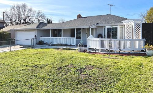 4037 Don Julio Blvd, North Highlands, CA 95660-4145