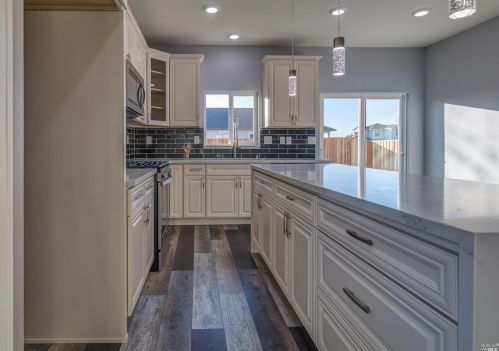 1916 Pine Meadow Dr, Santa Rosa CA  95403-1584 exterior