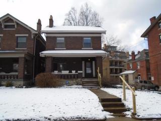 518 Maple Ave, Newport, KY 41071-2040