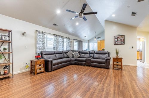 1216 Glenbrook Way, Modesto CA  95355-3676 exterior