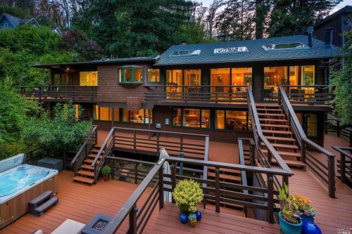 951 Smith Rd, Mill Valley, CA 94941-3931