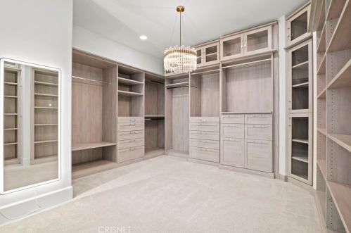 25682 Oak Meadow Dr, Santa Clarita CA  91381-0762 exterior