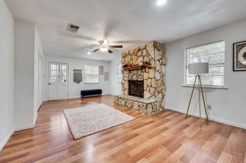 2417 Shropshire St, Fort Worth TX 76105-5238 exterior