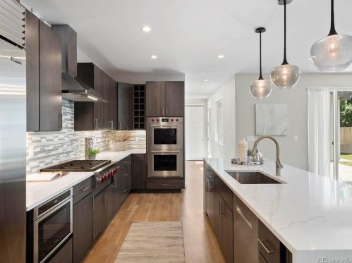 1140 Cook St, Denver CO 80205-5010 exterior