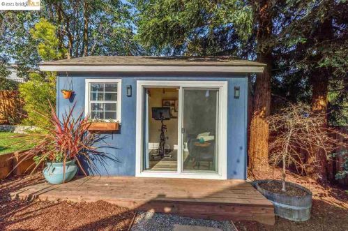 4434 Albert St, Oakland CA 94619-2721 exterior