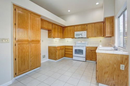 8635 Windsor Point Way, Elk Grove CA  95624-3431 exterior